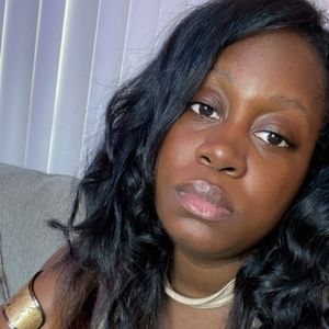 Meet your Posher, Emanuela naomi